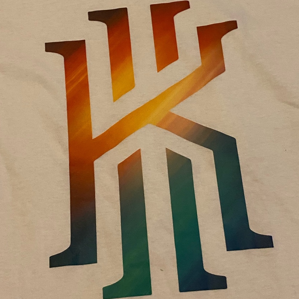 NWOT Kyrie Rainbow Logo T, Lg🏀 - Picture 2 of 4